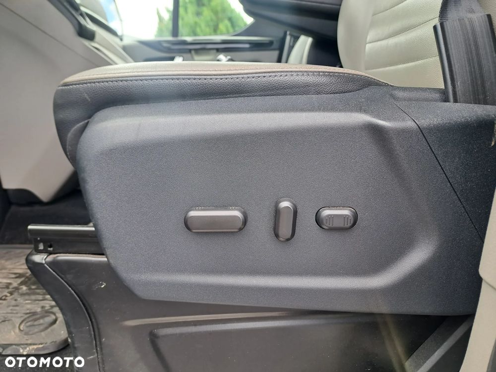 Ford Tourneo Custom 2.0 EcoBlue L2 Titanium SelectShift - 24