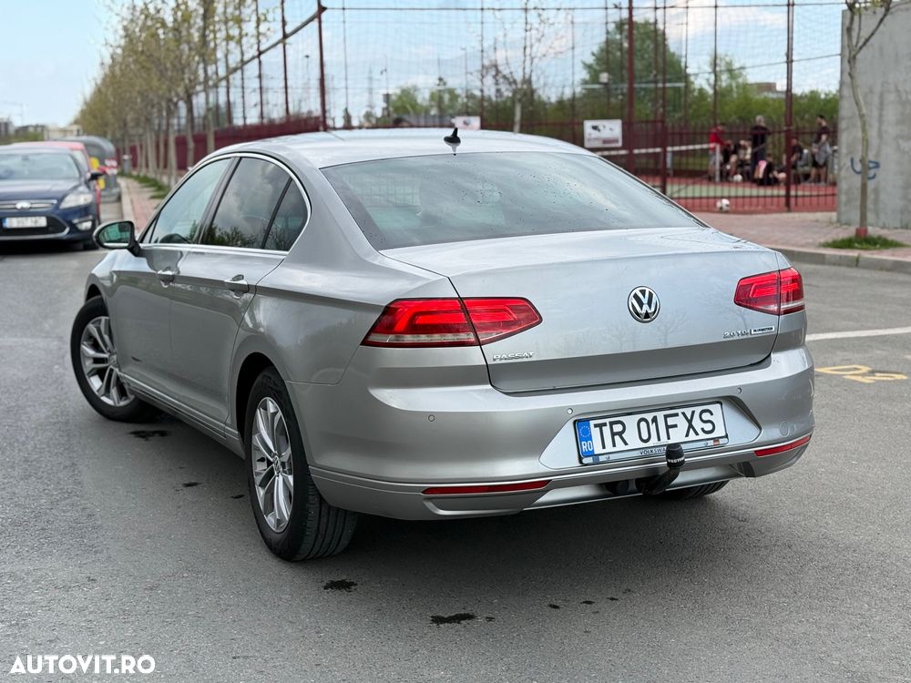 Volkswagen Passat 2.0 TDI (BlueMotion Technology) Highline - 4