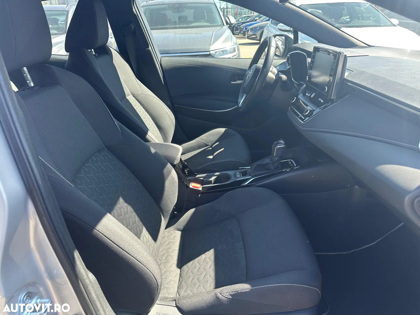 Toyota Corolla 1.8 HSD Dynamic - 13