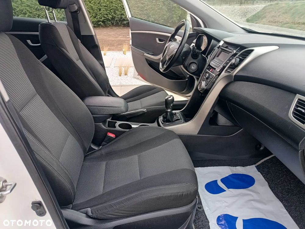 Hyundai i30 blue 1.6 CRDi Style - 26