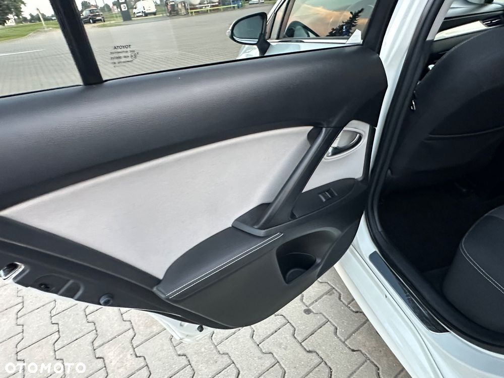 Toyota Avensis Touring Sports 1.8 Comfort - 25