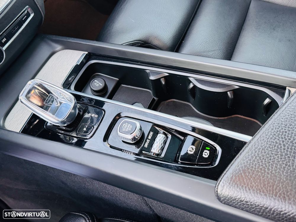 Volvo XC 60 2.0 T8 PHEV Inscription AWD - 31