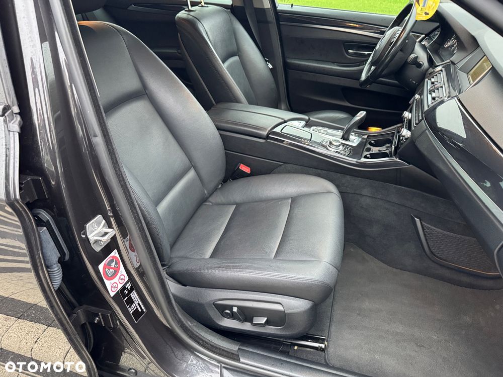 BMW Seria 5 520d xDrive Luxury Line - 33