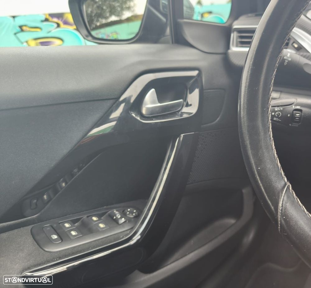 Peugeot 208 PureTech 110 Stop & Start Allure - 16