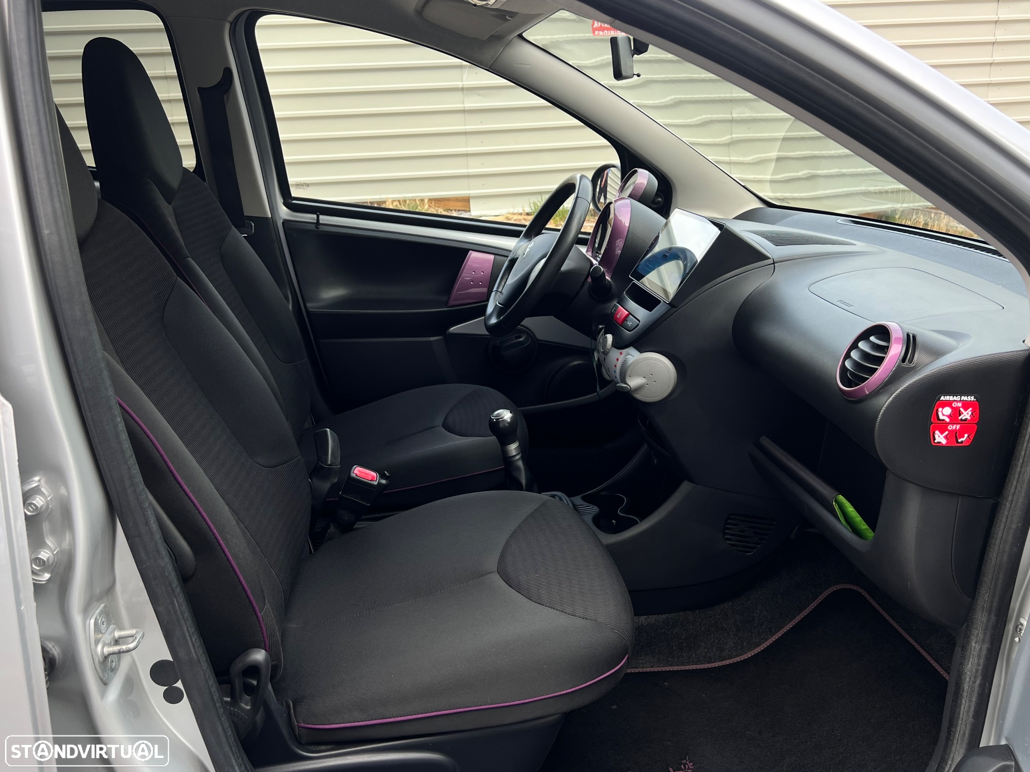 Peugeot 107 1.0 Style - 21