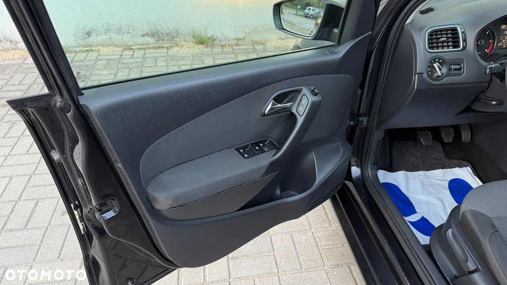 Volkswagen Polo - 32