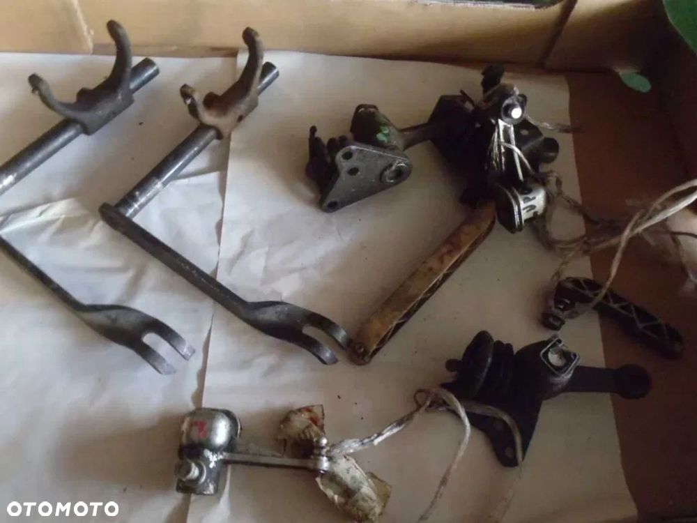 łapa widełki cięgno wybierak sprzęgła biegów lewarek lupo arosa polo - 1