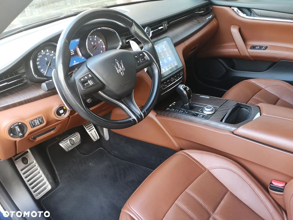 Maserati Quattroporte Q4 GranSport - 11