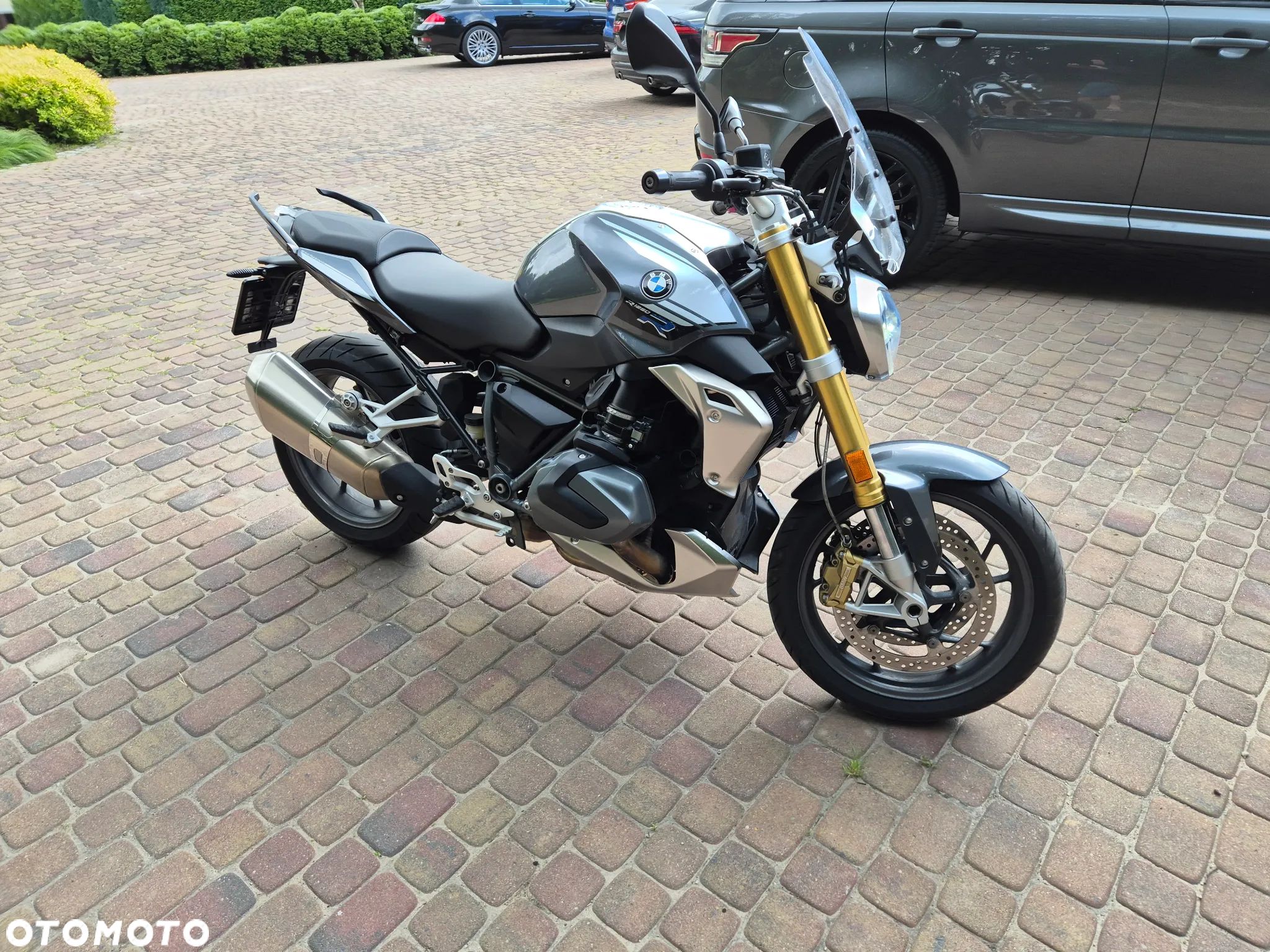 BMW R - 1