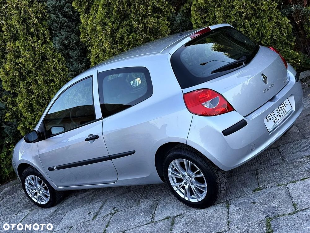 Renault Clio - 16