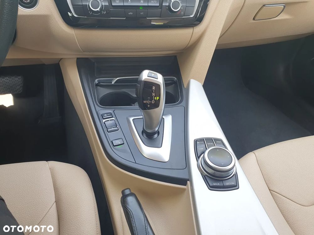 BMW Seria 3 318i - 18