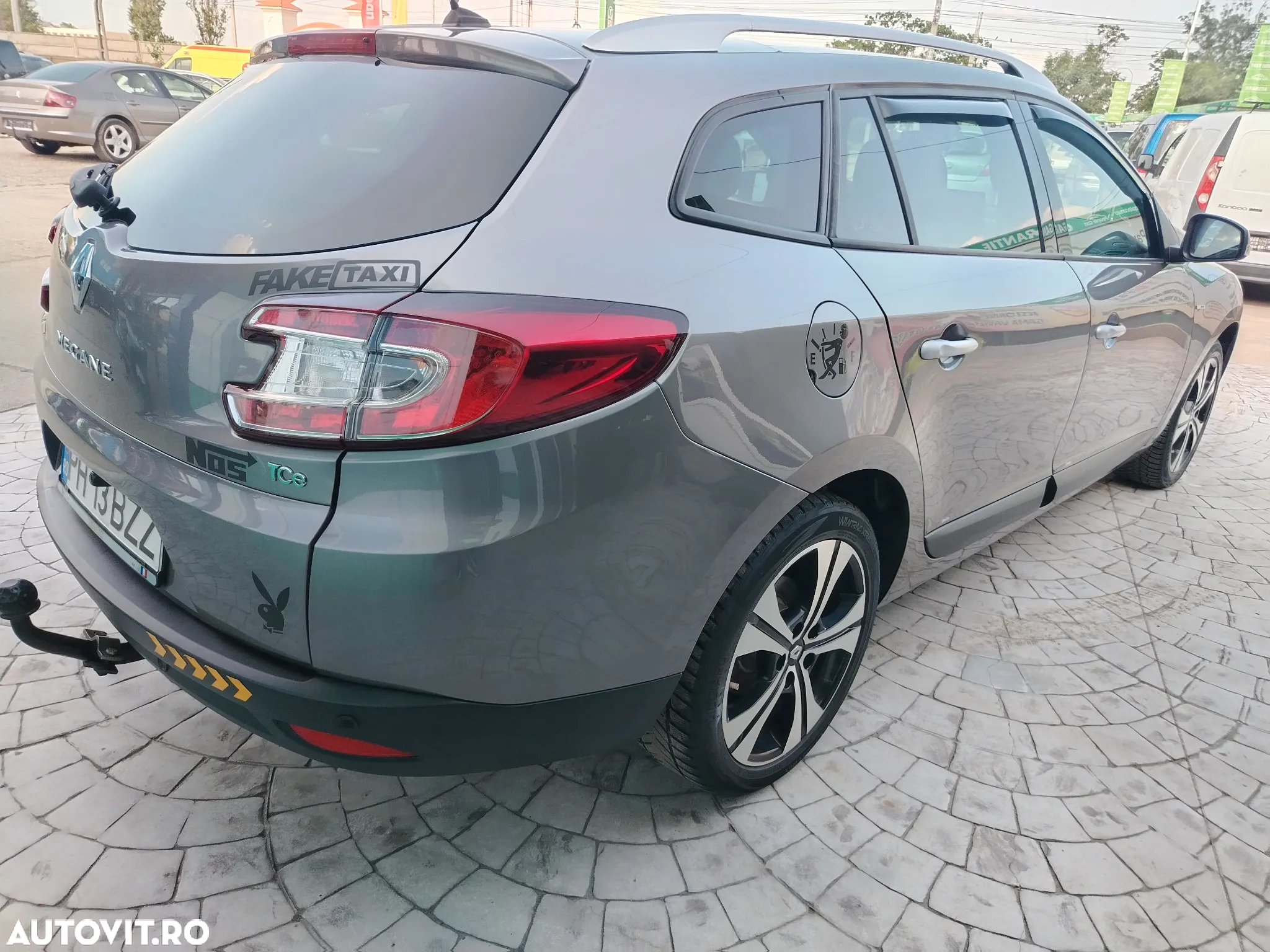 Renault Megane Grandtour TCe 130 Bose Edition - 10