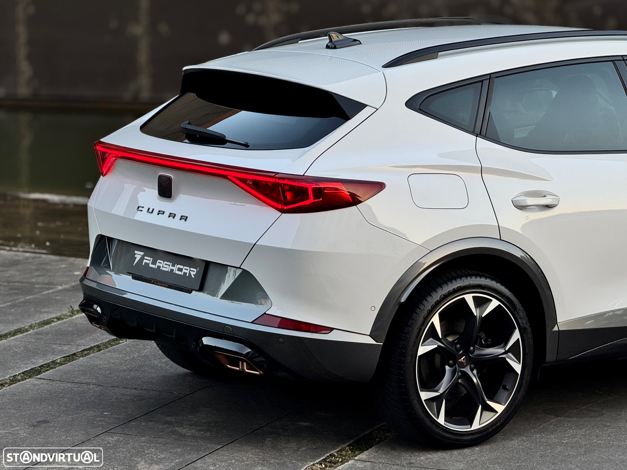 Cupra Formentor 1.4 e-Hybrid DSG VZ - 28