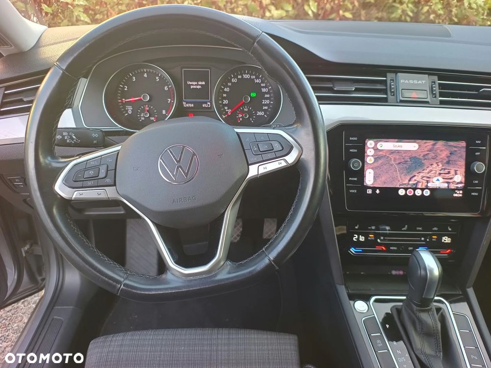 Volkswagen Passat - 25