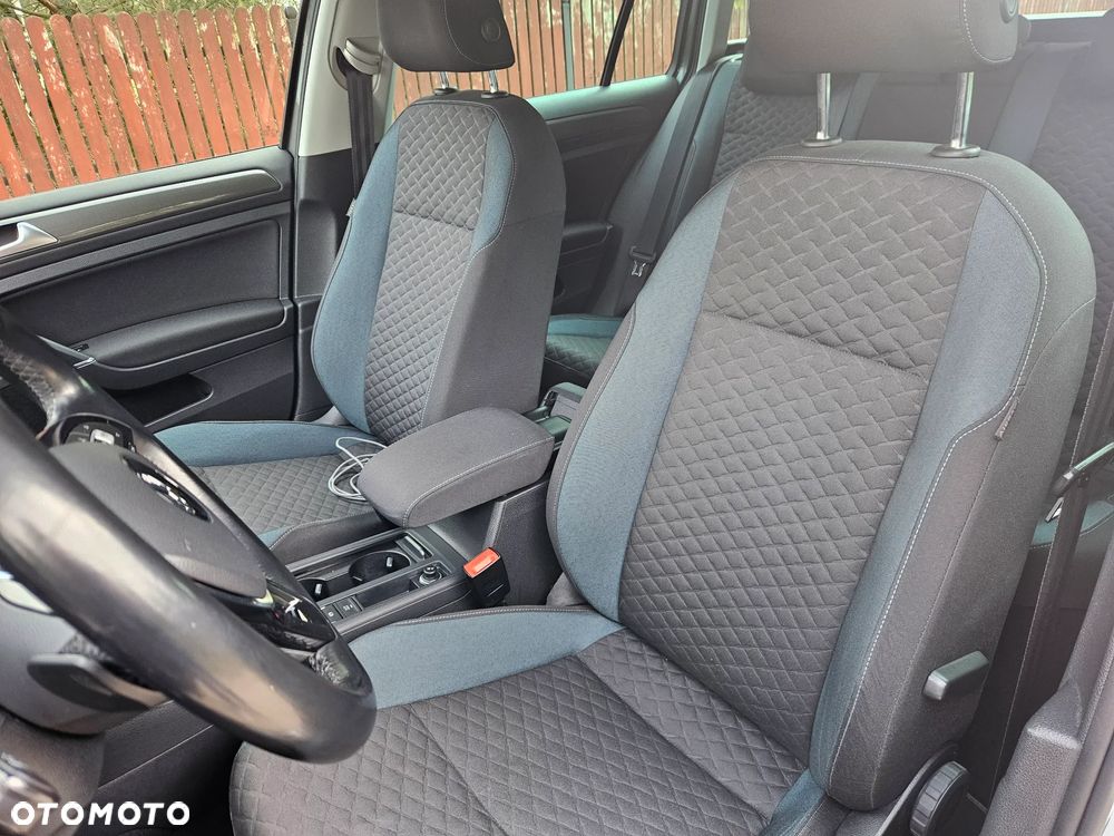 Volkswagen Golf 1.5 TSI BMT Evo IQ Drive DSG - 14