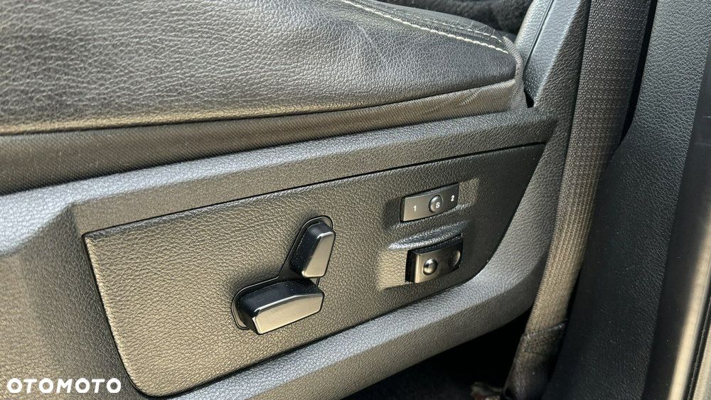 Dodge RAM - 32