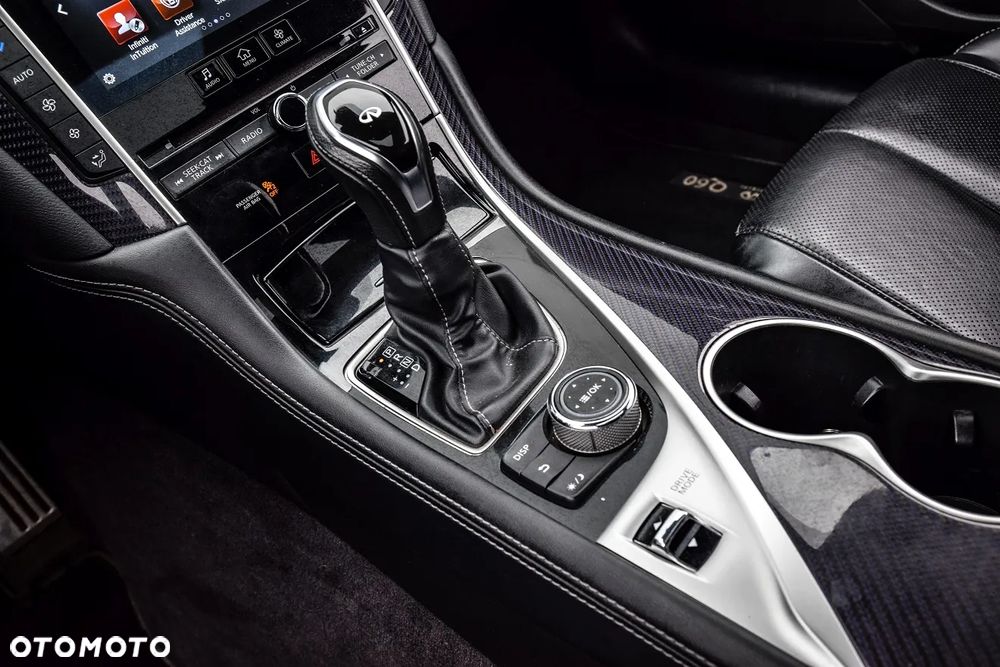 Infiniti Q60 - 30