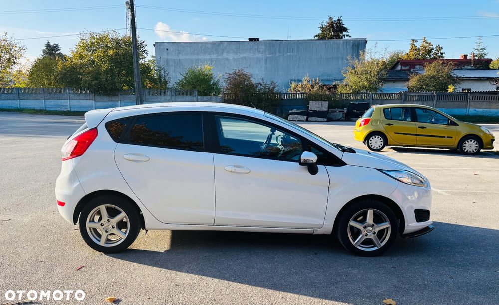 Ford Fiesta 2013 photo 2
