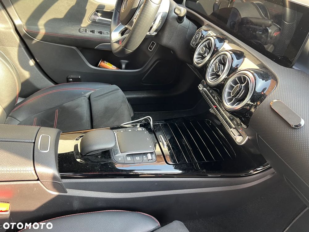 Mercedes-Benz CLA 180 AMG Line 7G-DCT - 13