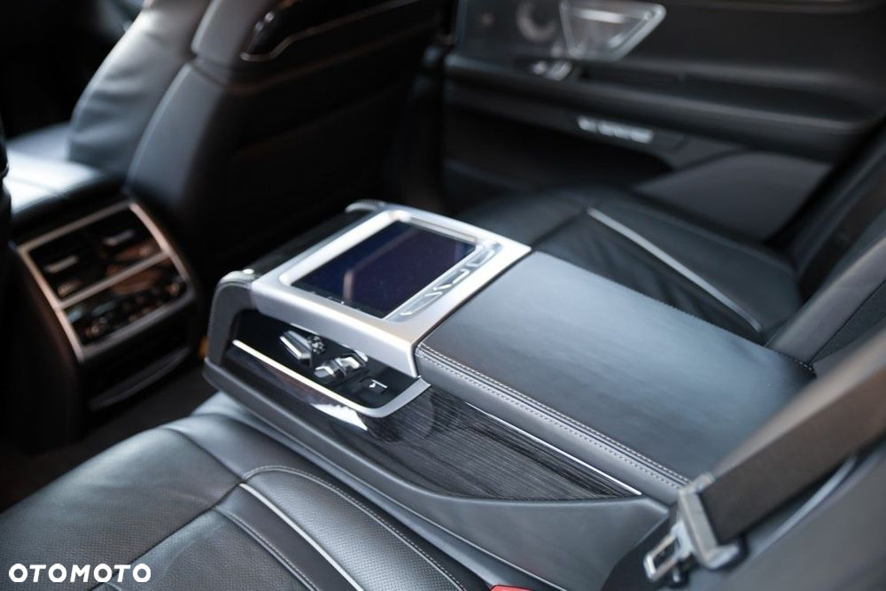 BMW Seria 7 740d xDrive - 17