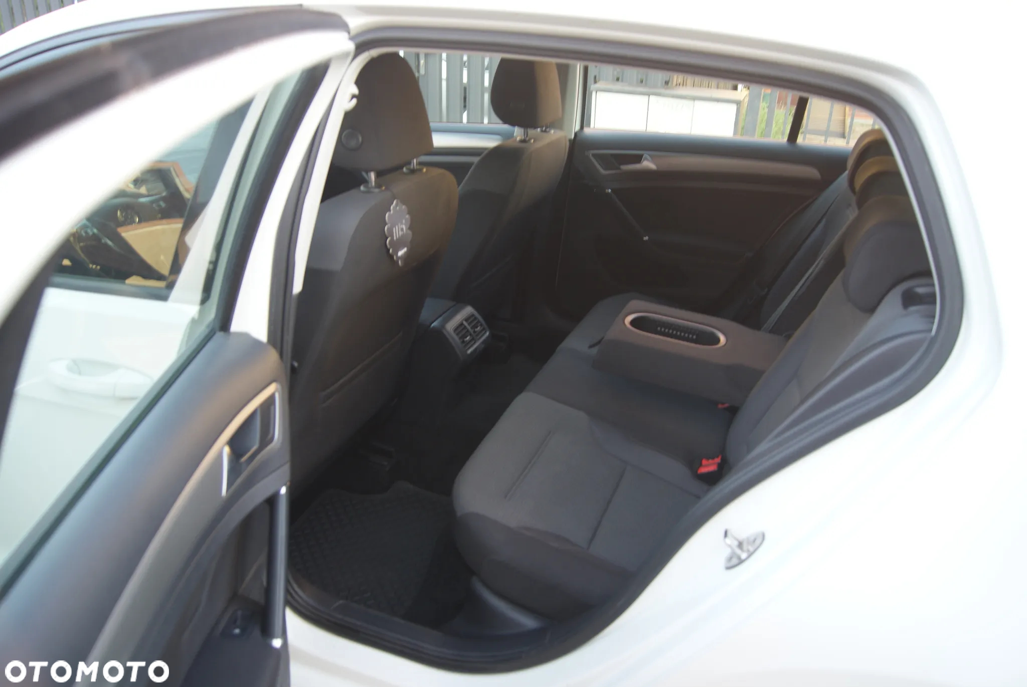 Volkswagen Golf - 10