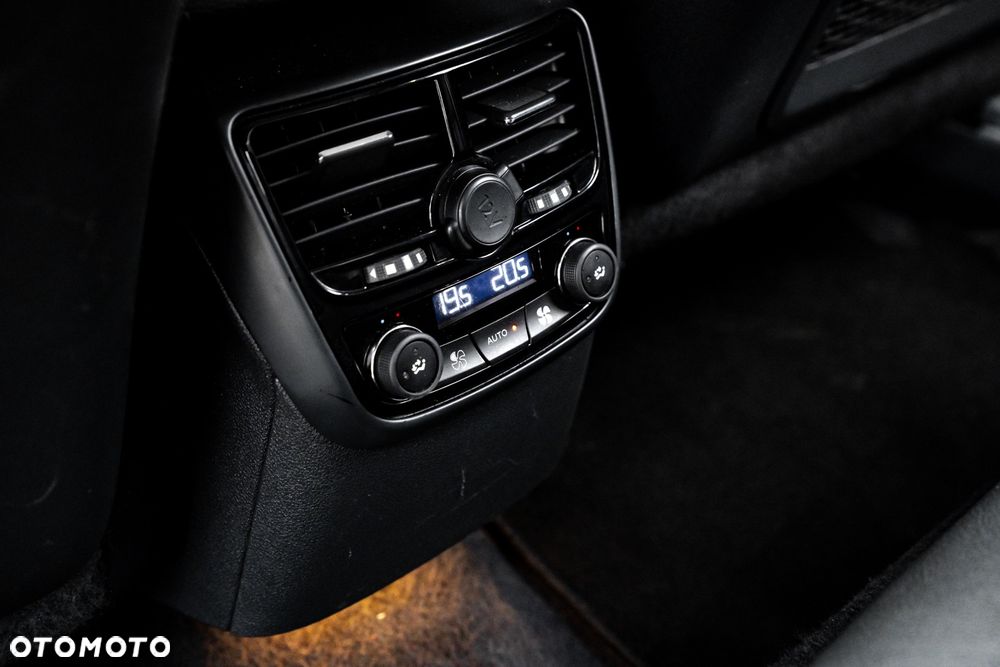 Peugeot 508 Hybrid4 - 22