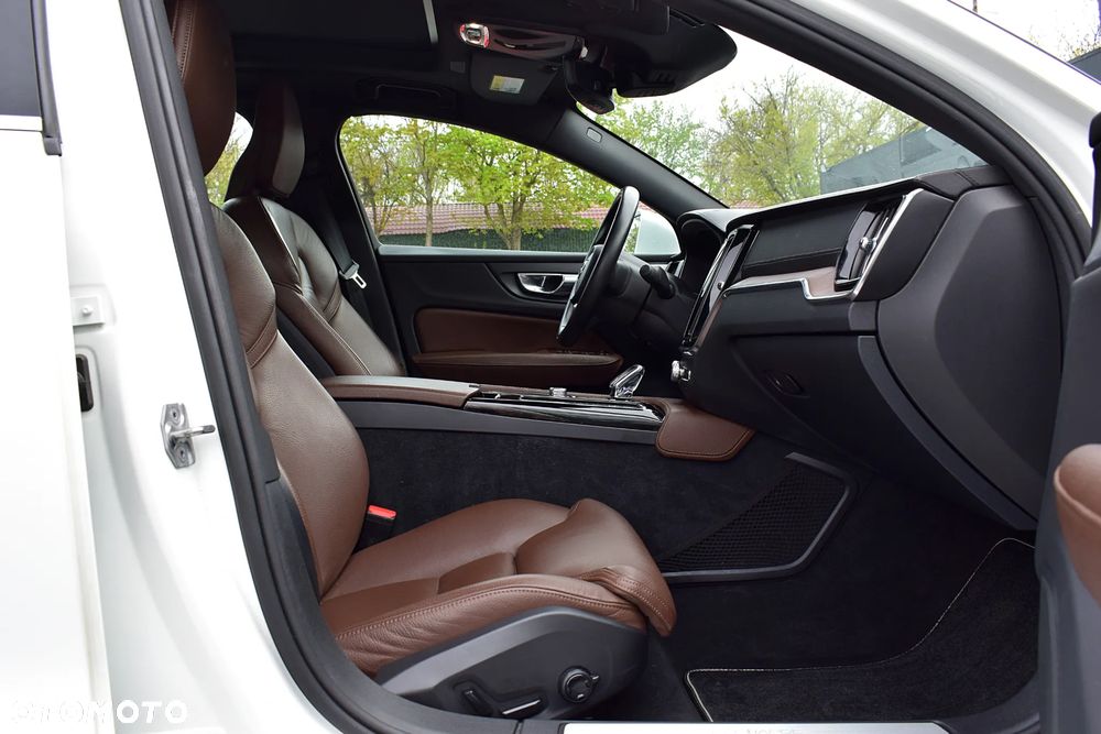 Volvo S60 T8 AWD Plug-In Hybrid Polestar Engineered - 8