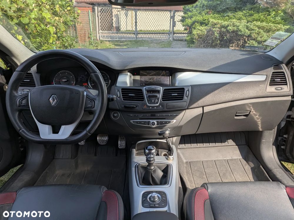 Renault Laguna dCi 180 FAP GT - 12