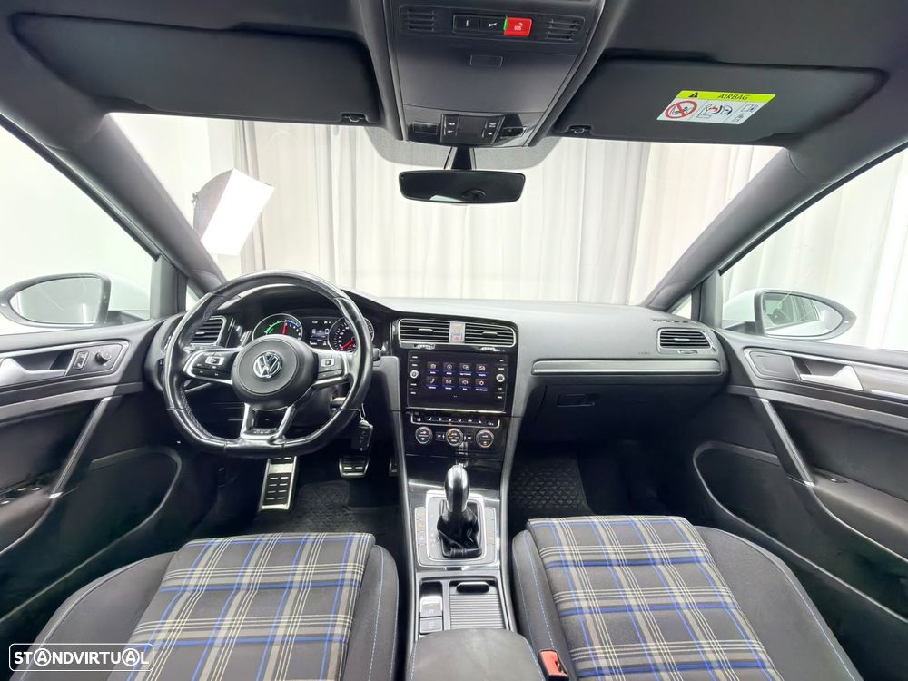 VW Golf 1.4 GTE Plug-In-Hybrid DSG - 12
