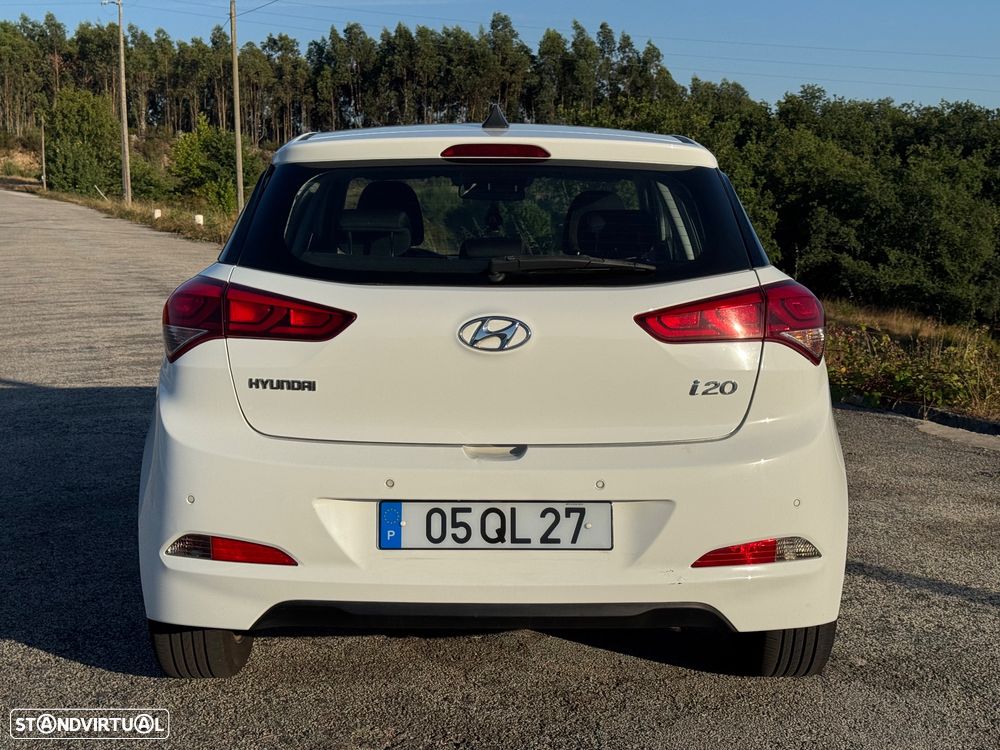 Hyundai i20 1.2 LED - 6