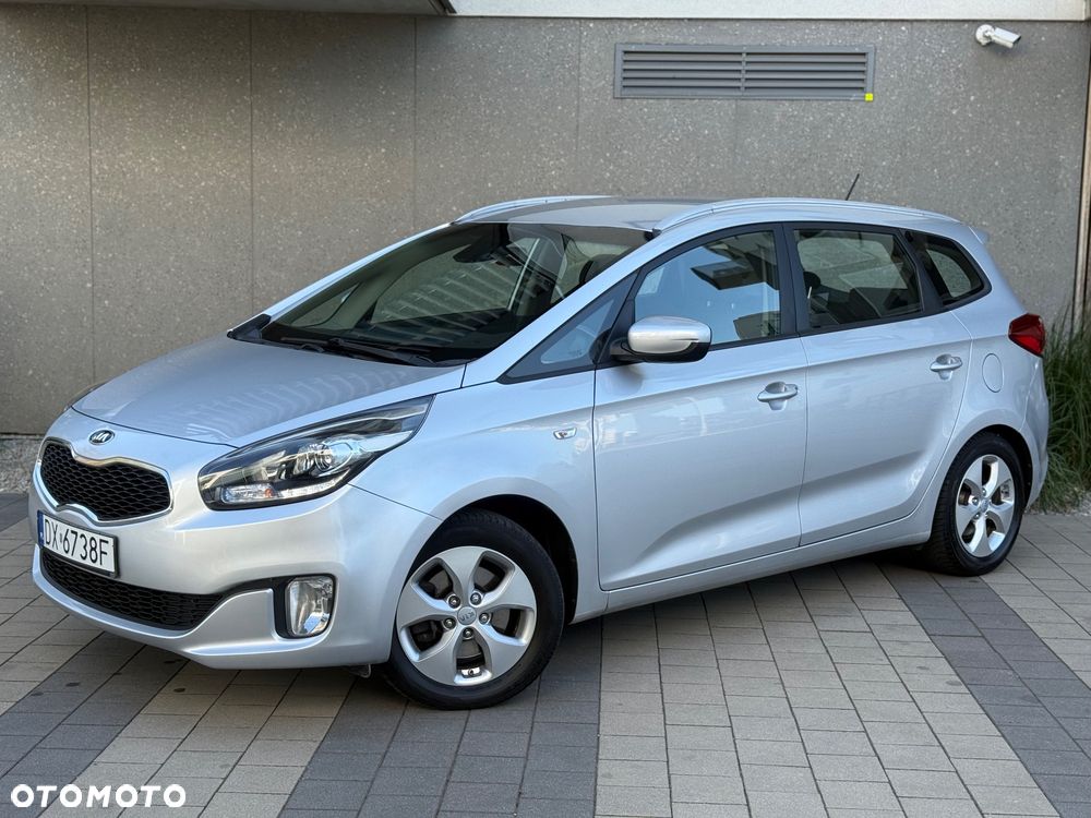 Kia Carens - 1