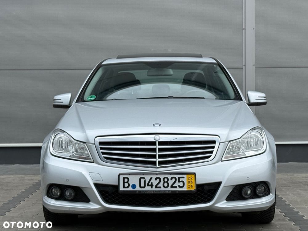 Mercedes-Benz Klasa C 180 CGI Automatik BlueEFFICIENCY Elegance - 3