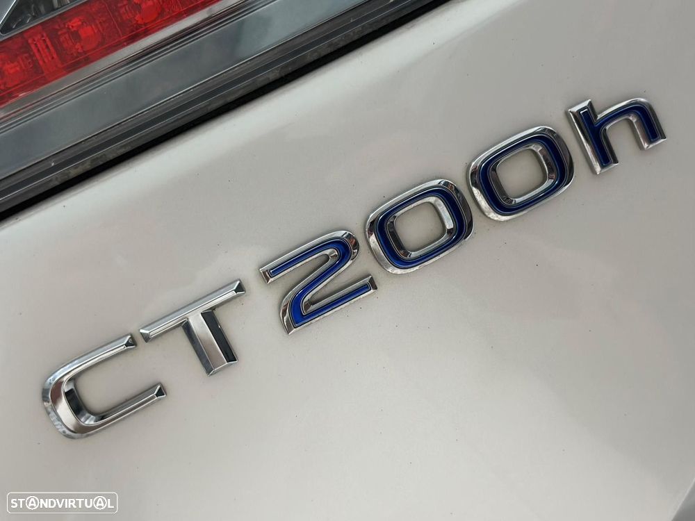 Lexus CT 200h - 8