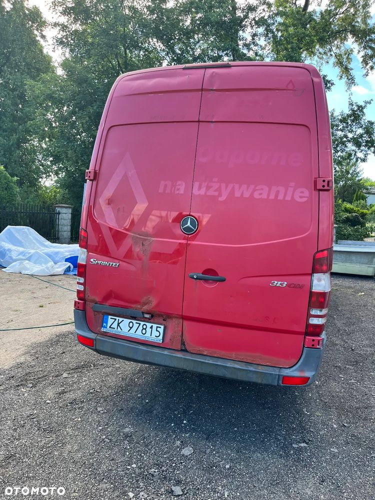 Mercedes-Benz 313 - 9