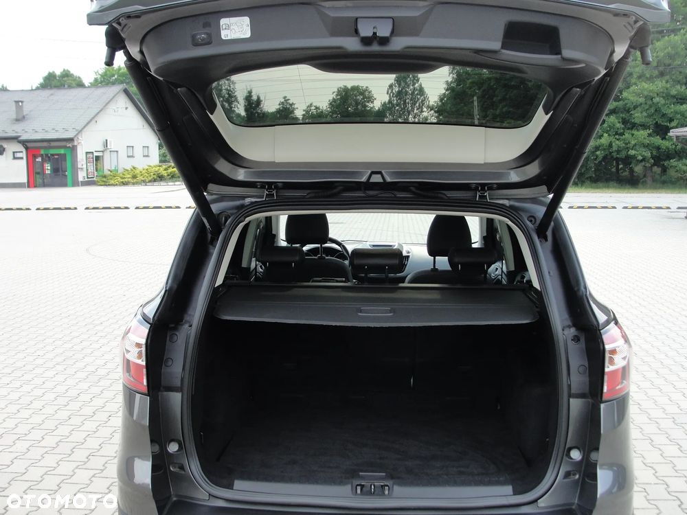 Ford Kuga 2.0 TDCi 2x4 ST-Line - 23