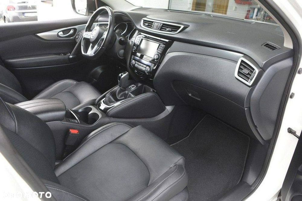 Nissan Qashqai 1.3 DIG-T DCT N-CONNECTA - 20