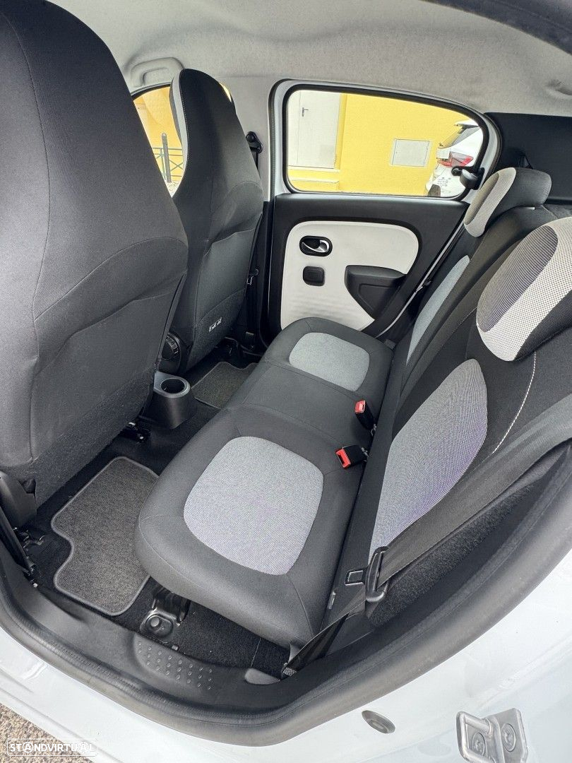 Renault Twingo Z.E. 22 Intens - 9