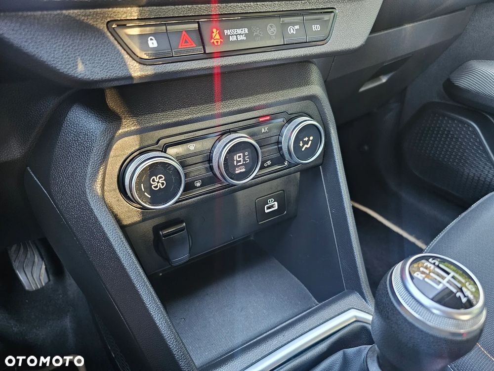 Dacia Sandero - 28