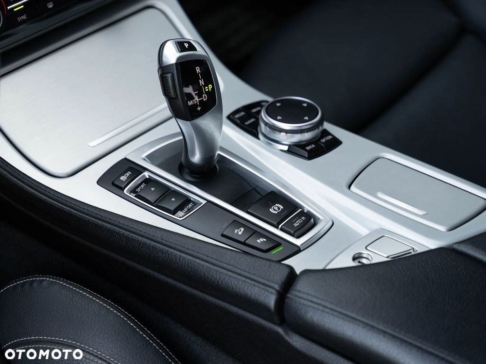 BMW Seria 5 520d xDrive Luxury Line - 10