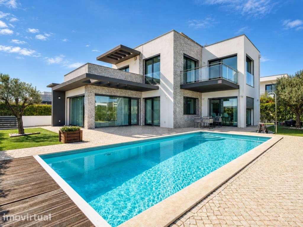 Moradia T3 com piscina e rooftop, para venda, Carvalhal, Bombarral