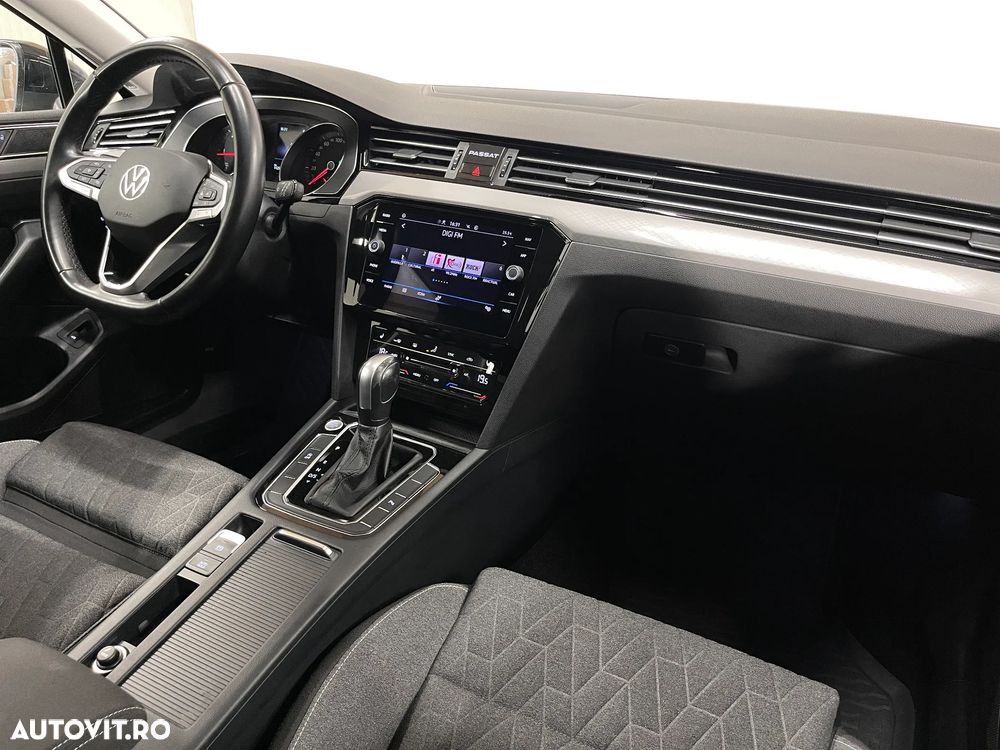 Volkswagen Passat 2.0 TDI DSG Comfortline - 9