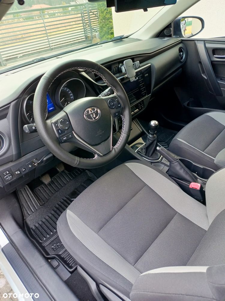 Toyota Auris 1.4 D-4D Luna EU5 - 6