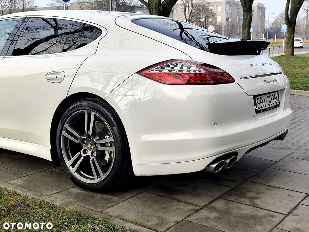 Porsche Panamera 4S PDK - 36