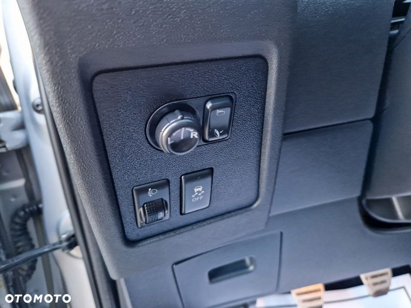 Nissan Qashqai 2.0 dCi DPF I-Way - 13