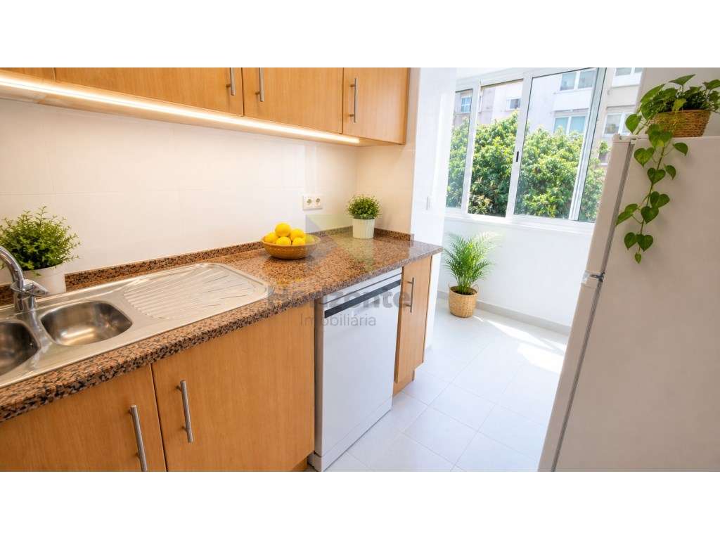 Apartamento T1 Remodelado em Benfica - Grande imagem: 2/16