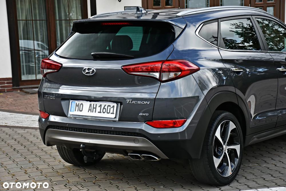 Hyundai Tucson 2.0 CRDI 4WD Automatik Premium - 25