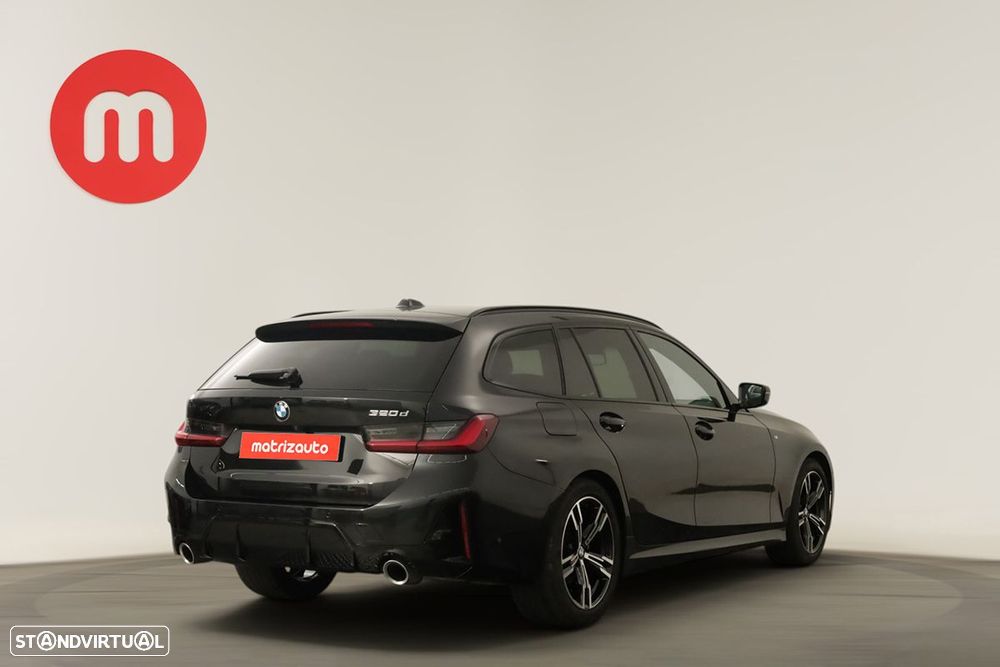 BMW 320 d Pack Desportivo M Auto - 4