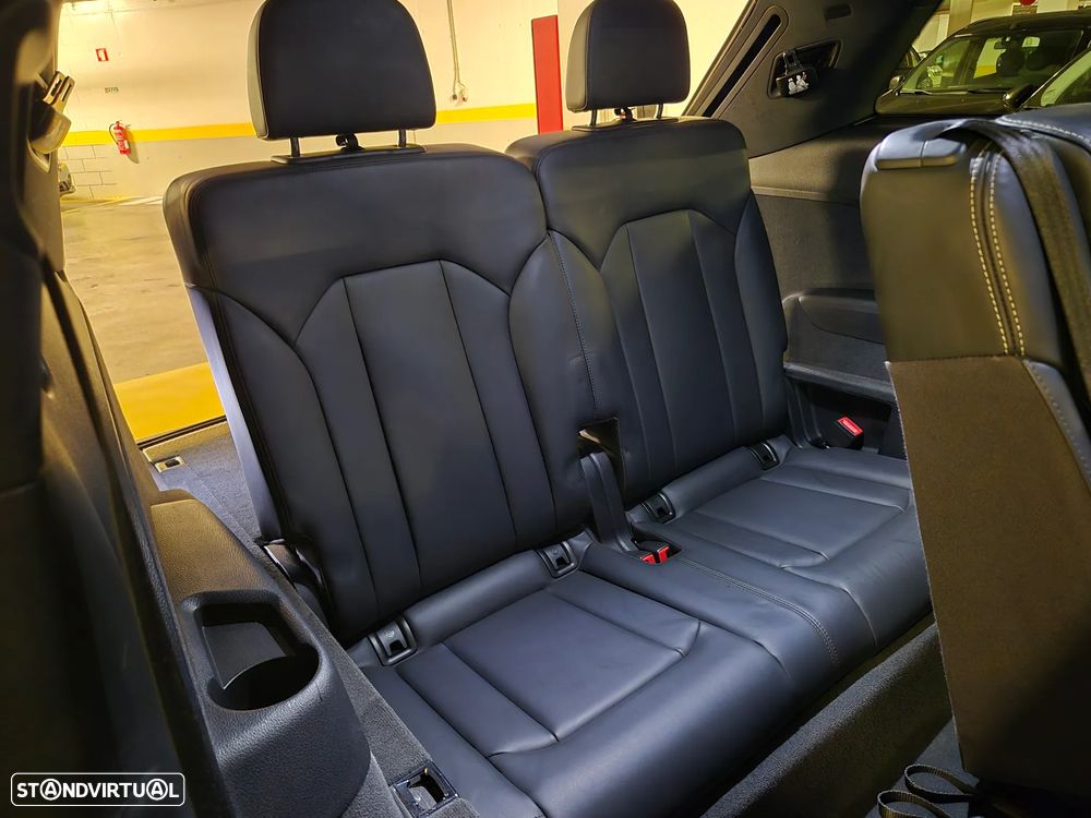 Audi Q7 3.0 TDI quattro S-line Tiptronic 7L - 41