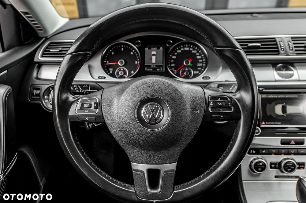 Volkswagen Passat Variant 2.0 TDI DSG BlueMotion Technology Highline - 22