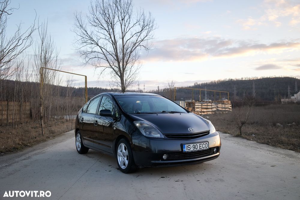 Toyota Prius (Hybrid) Luna - 1